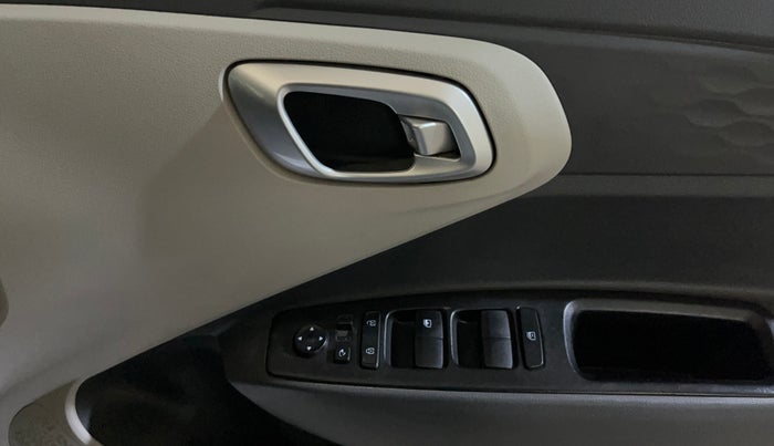 2023 Hyundai AURA SX 1.2 CNG, CNG, Manual, 61,512 km, Driver Side Door Panels Control