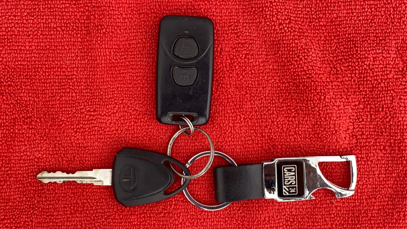 2016 Tata Nano TWIST XTA, Petrol, Automatic, 35,613 km, Key Close Up