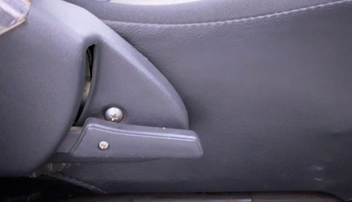2018 Maruti Alto 800 LXI, Petrol, Manual, 30,254 km, Driver Side Adjustment Panel