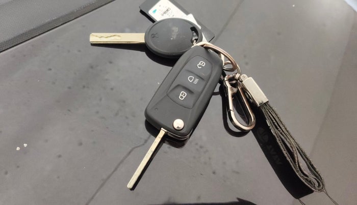 2023 Tata Tiago XZ PLUS CNG, CNG, Manual, 50,250 km, Key Close Up