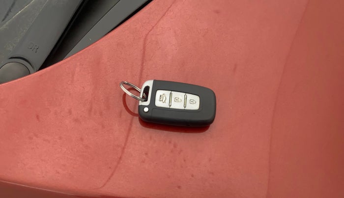 2013 Hyundai New Elantra 1.8 SX MT VTVT, Petrol, Manual, 34,857 km, Key Close Up