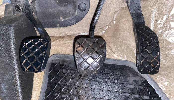 2017 Volkswagen Polo HIGHLINE1.2L, Petrol, Manual, 98,037 km, Pedals