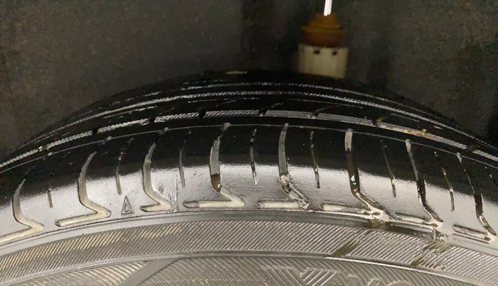 2017 Volkswagen Polo HIGHLINE1.2L, Petrol, Manual, 98,037 km, Left Rear Tyre Tread