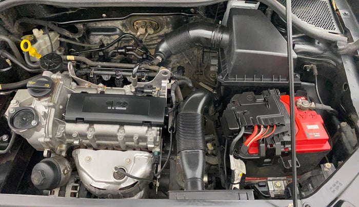 2017 Volkswagen Polo HIGHLINE1.2L, Petrol, Manual, 98,037 km, Engine View - Left