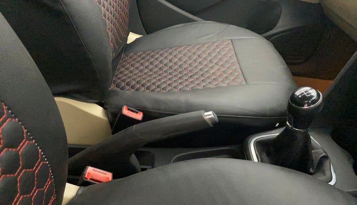 2017 Volkswagen Polo HIGHLINE1.2L, Petrol, Manual, 98,037 km, Gear Lever