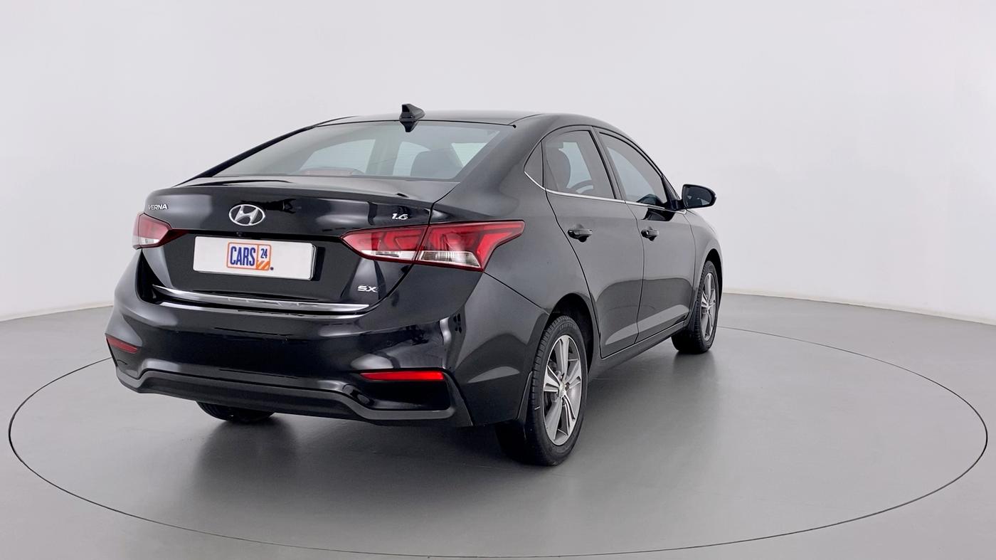 2018 Hyundai Verna 1.6 SX VTVT, Petrol, Manual, 77,903 km, Right Back Diagonal