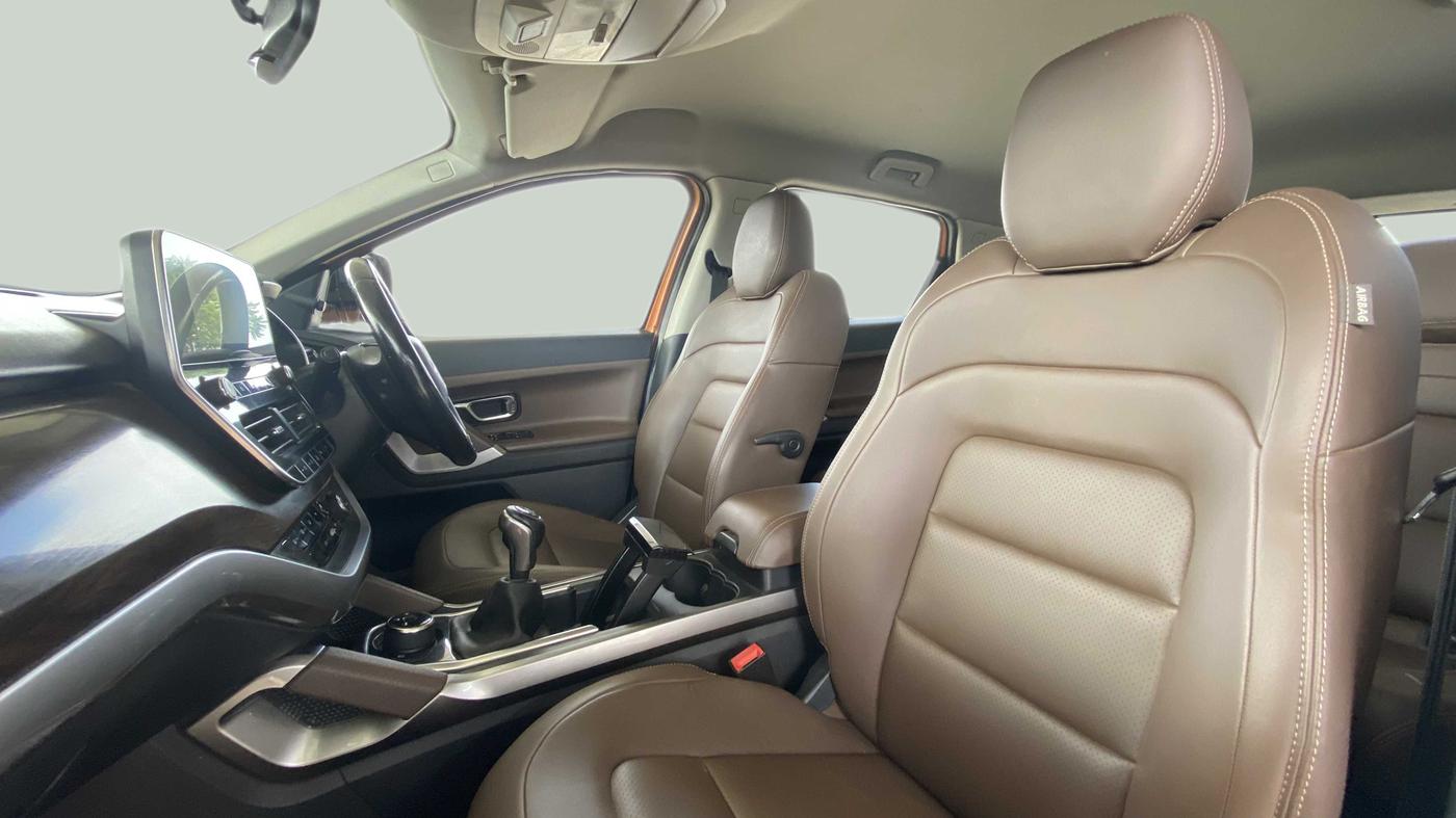 2019 Tata Harrier XZ 2.0L Kryotec, Diesel, Manual, 33,433 km, Right Side Front Door Cabin