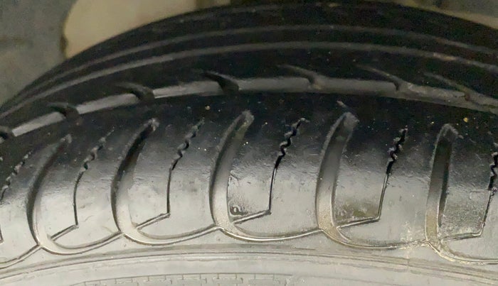 2015 Ford Ecosport TITANIUM 1.0L ECOBOOST (OPT), Petrol, Manual, 59,822 km, Right Front Tyre Tread