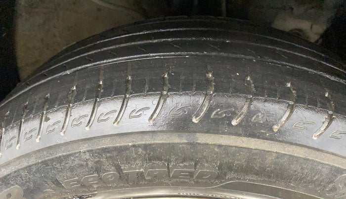 2016 Hyundai Creta SX PLUS 1.6 PETROL, Petrol, Manual, 84,413 km, Right Front Tyre Tread