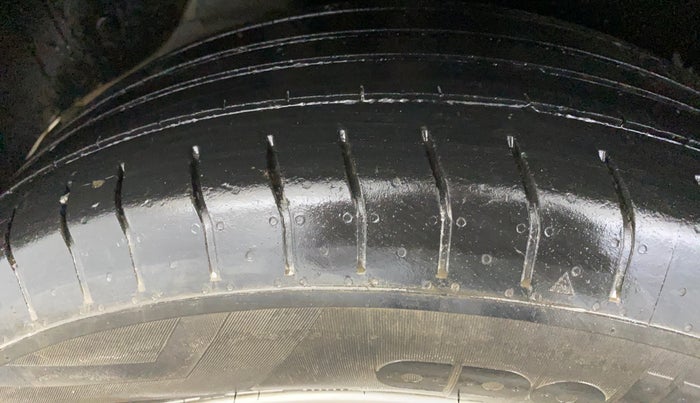 2016 Hyundai Creta SX PLUS 1.6 PETROL, Petrol, Manual, 84,413 km, Right Rear Tyre Tread