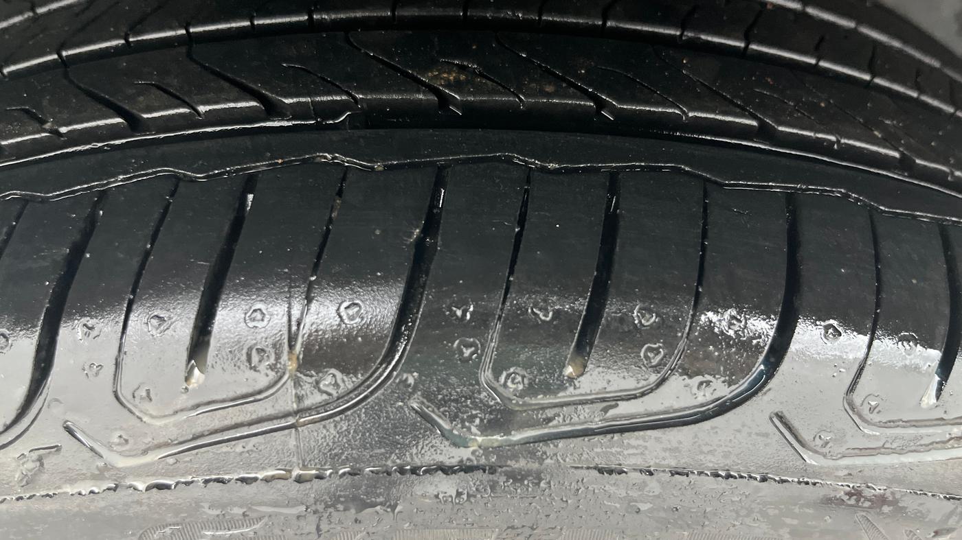 2022 Volkswagen TAIGUN TOPLINE 1.0 TSI AT, Petrol, Automatic, 27,592 km, Right Rear Tyre Tread