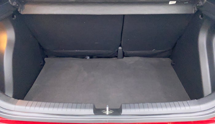 2017 Hyundai Elite i20 ASTA 1.2 (O), Petrol, Manual, 15,972 km, Boot Inside