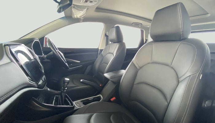 2019 MG HECTOR SHARP 2.0 DIESEL, Diesel, Manual, 30,823 km, Right Side Front Door Cabin