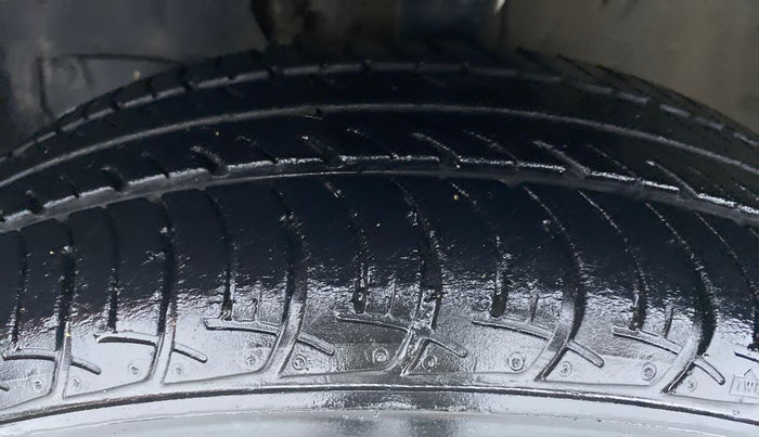 2020 Maruti New Wagon-R VXI 1.0, Petrol, Manual, 13,957 km, Left Front Tyre Tread