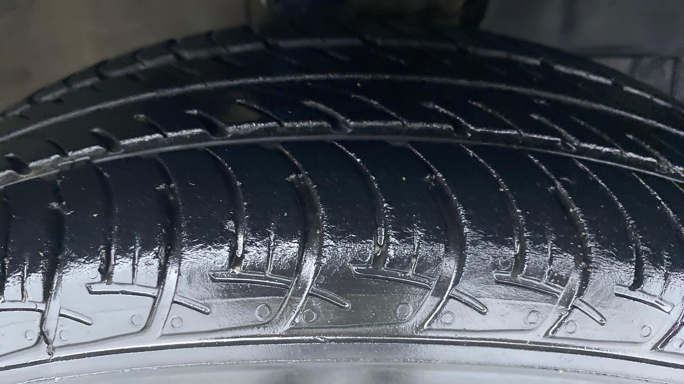 2020 Maruti New Wagon-R VXI 1.0, Petrol, Manual, 13,957 km, Right Front Tyre Tread