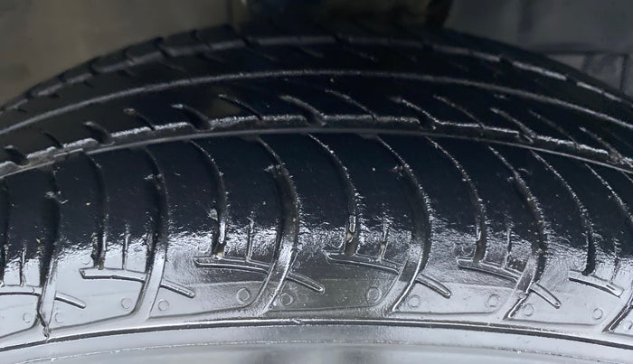 2020 Maruti New Wagon-R VXI 1.0, Petrol, Manual, 13,957 km, Right Front Tyre Tread