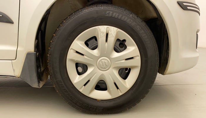 2011 Maruti Swift VXI, Petrol, Manual, 54,923 km, Right Front Wheel