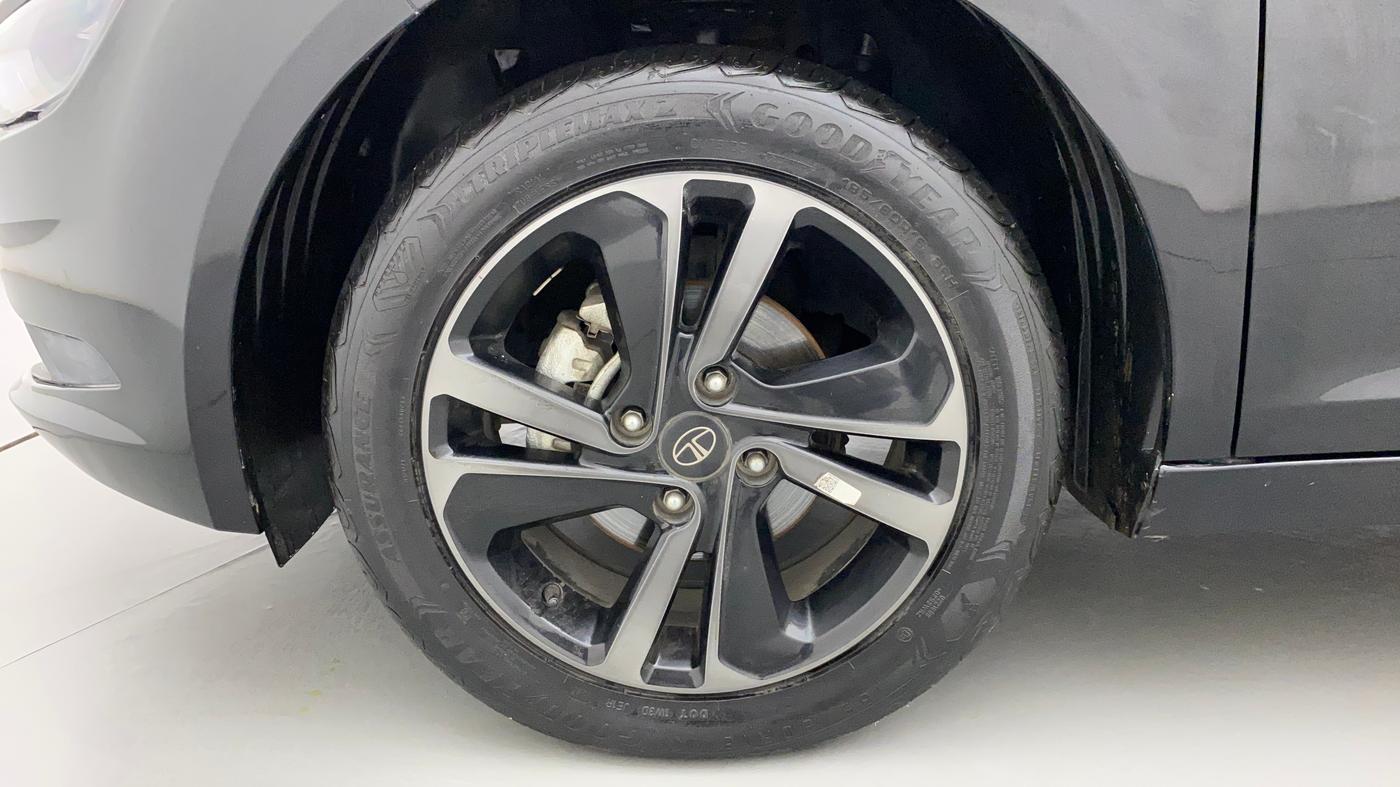 2022 Tata ALTROZ XZ PLUS PETROL DARK EDITION, Petrol, Manual, 14,242 km, Left Front Wheel
