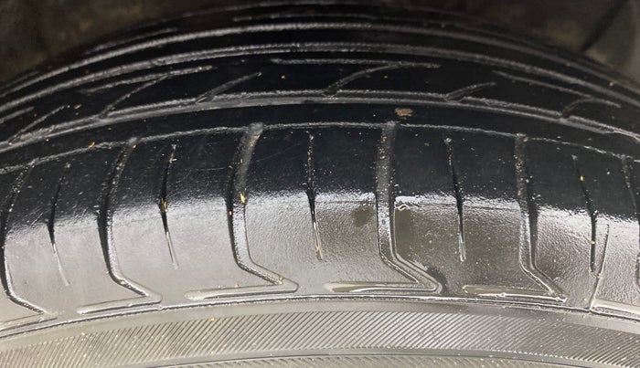 2016 Hyundai Elite i20 SPORTZ 1.2, Petrol, Manual, 90,234 km, Right Front Tyre Tread