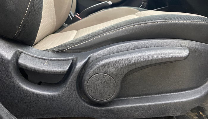 2016 Hyundai Elite i20 SPORTZ 1.2, Petrol, Manual, 90,234 km, Driver Side Adjustment Panel