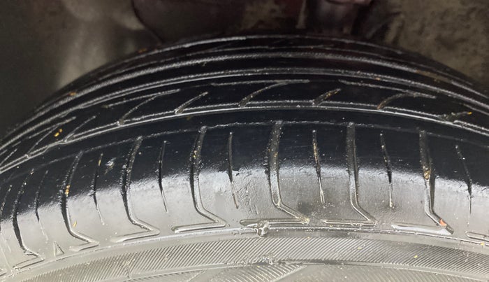 2016 Hyundai Elite i20 SPORTZ 1.2, Petrol, Manual, 90,234 km, Left Front Tyre Tread