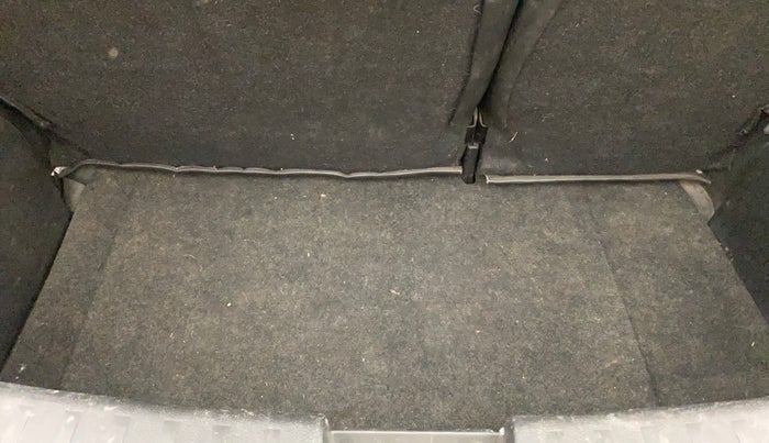 2017 Maruti Swift LXI (O), Petrol, Manual, 95,371 km, Boot Inside