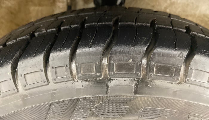 2018 Maruti Alto 800 LXI, Petrol, Manual, 16,179 km, Right Front Tyre Tread
