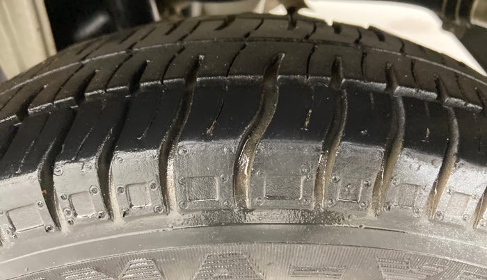 2018 Maruti Alto 800 LXI, Petrol, Manual, 16,179 km, Left Rear Tyre Tread