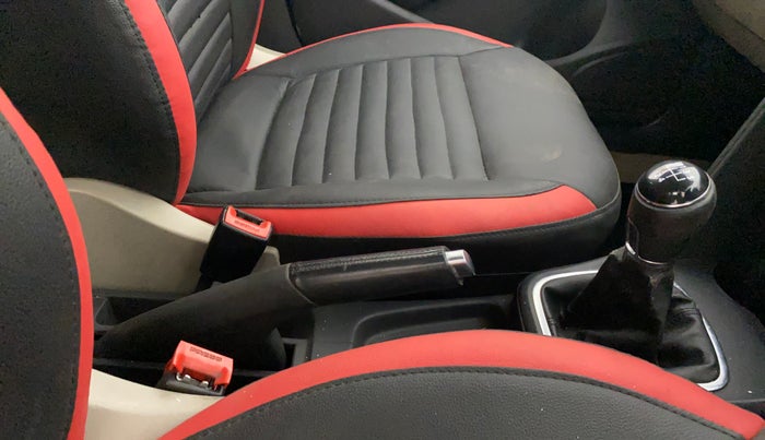 2013 Volkswagen Polo HIGHLINE1.2L, Petrol, Manual, 69,600 km, Gear Lever