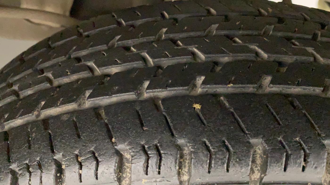 2017 Maruti Alto K10 VXI AMT, Petrol, Automatic, 27,055 km, Left Rear Tyre Tread