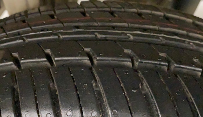 2017 Maruti Alto K10 VXI AMT, Petrol, Automatic, 27,055 km, Right Rear Tyre Tread