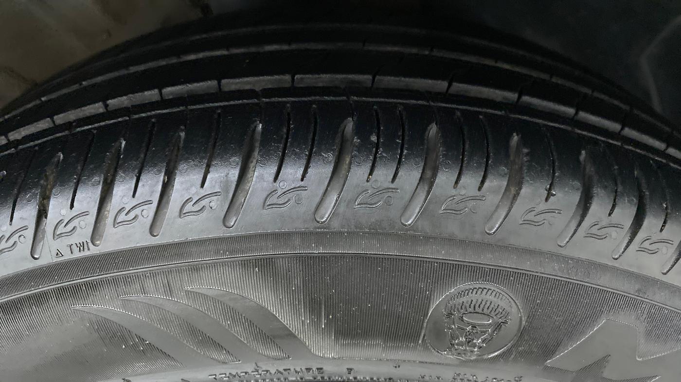 2019 Hyundai VENUE 1.0 TURBO GDI SX+ AT, Petrol, Automatic, 71,423 km, Right Front Tyre Tread
