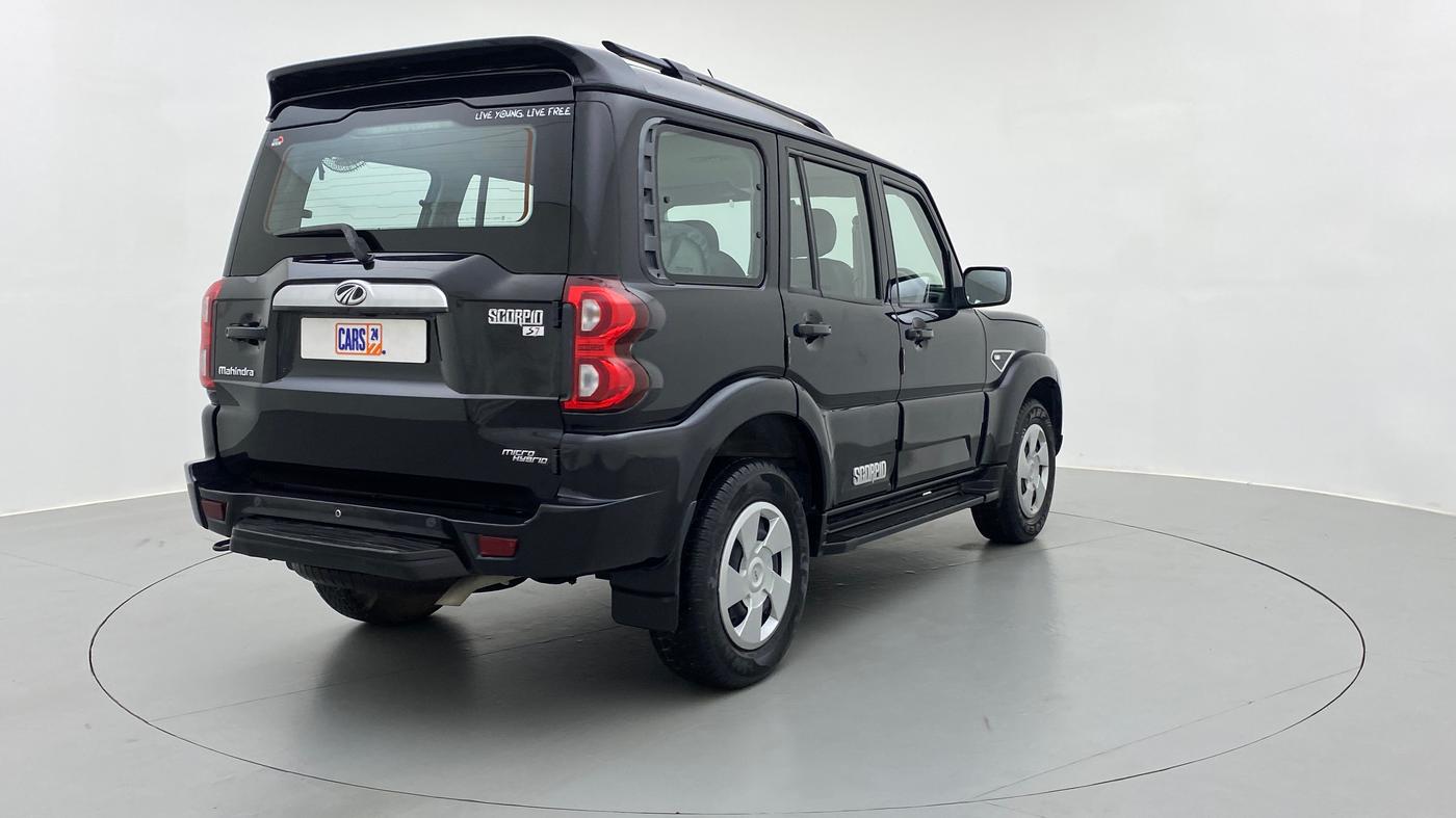 2019 Mahindra Scorpio S7 140 BHP 2WD, Diesel, Manual, 35,956 km, Right Back Diagonal