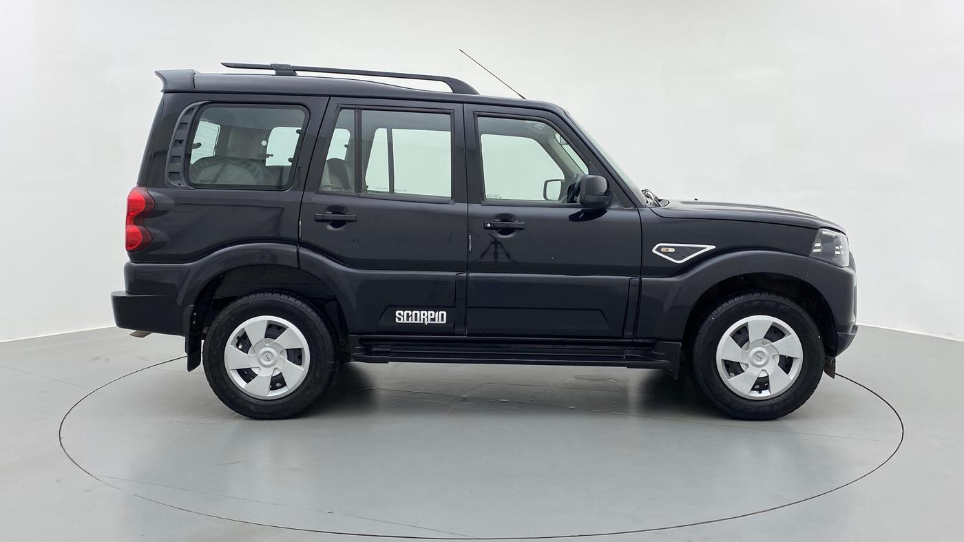 2019 Mahindra Scorpio S7 140 BHP 2WD, Diesel, Manual, 35,956 km, Right Side View
