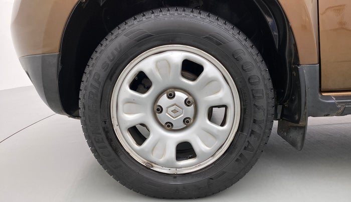 2014 Renault Duster 85 PS RXL, Diesel, Manual, 79,048 km, Left Front Wheel