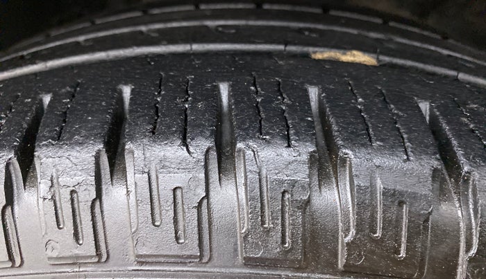2014 Renault Duster 85 PS RXL, Diesel, Manual, 79,048 km, Right Front Tyre Tread