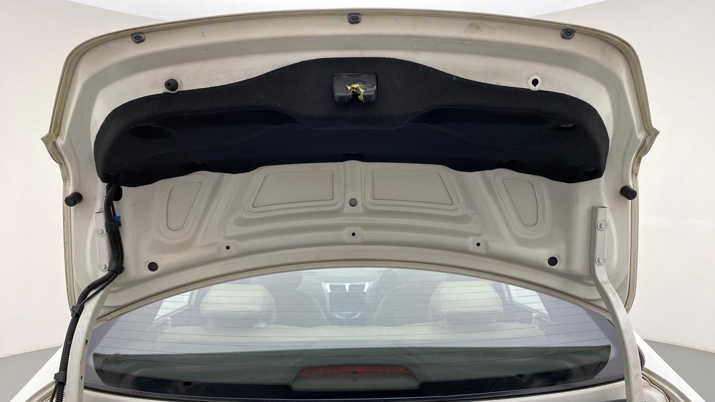 2014 Hyundai Verna FLUIDIC 1.6 VTVT SX AT, Petrol, Automatic, 32,528 km, Boot Door Open