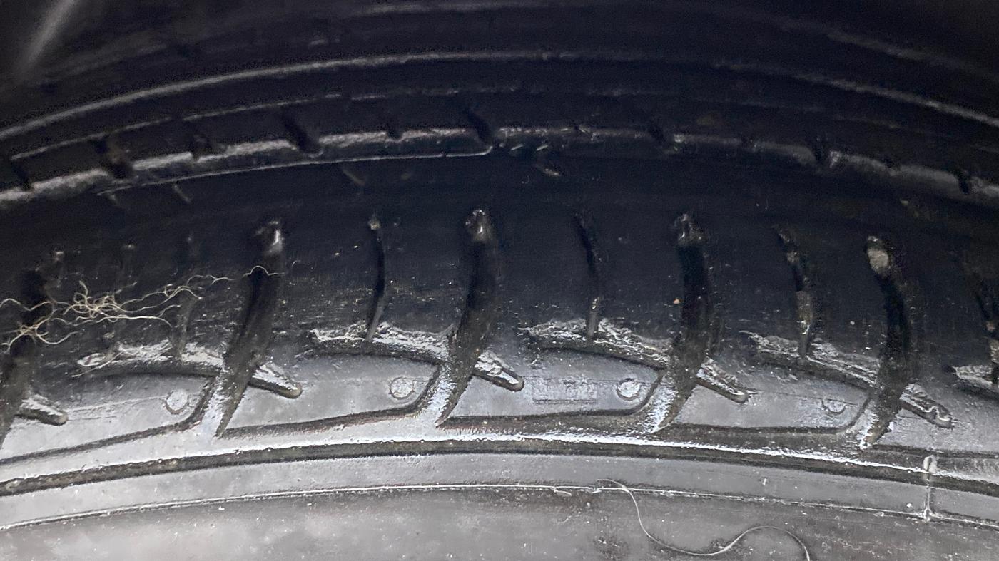 2014 Hyundai Verna FLUIDIC 1.6 VTVT SX AT, Petrol, Automatic, 32,528 km, Left Rear Tyre Tread
