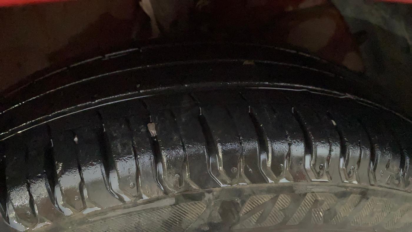 2024 Maruti Swift ZXI PLUS, Petrol, Manual, 22,152 km, Right Front Tyre Tread