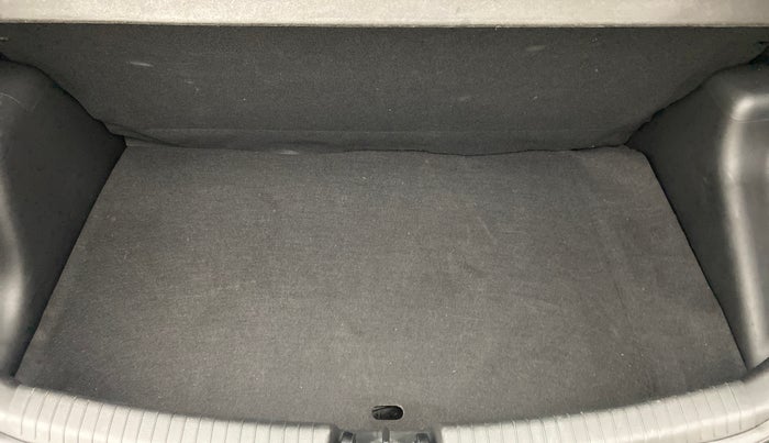 2019 Hyundai Grand i10 MAGNA 1.2 VTVT, Petrol, Manual, 4,229 km, Boot Inside