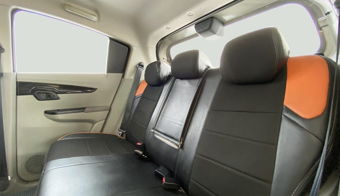 2016 Mahindra Kuv100 K6 6 STR, Petrol, Manual, 15,403 km, Right Side Rear Door Cabin