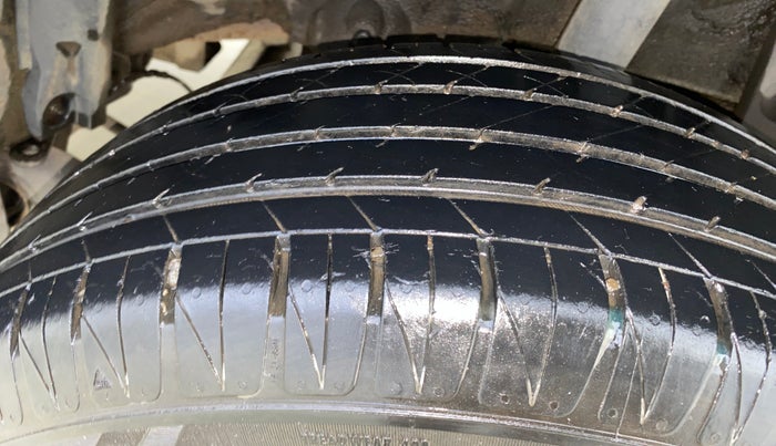 2016 Nissan Terrano XL (P), Petrol, Manual, 38,186 km, Left Rear Tyre Tread