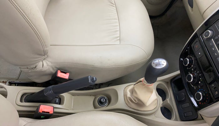 2016 Nissan Terrano XL (P), Petrol, Manual, 38,186 km, Gear Lever