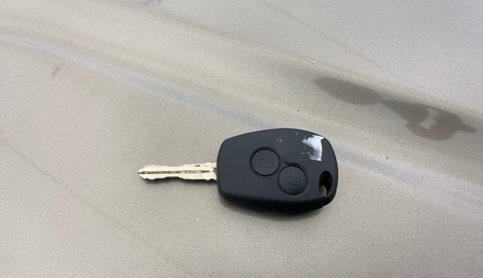 2016 Nissan Terrano XL (P), Petrol, Manual, 38,186 km, Key Close Up