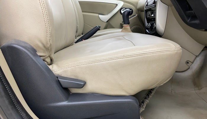 2016 Nissan Terrano XL (P), Petrol, Manual, 38,186 km, Driver Side Adjustment Panel