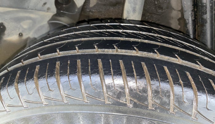 2016 Nissan Terrano XL (P), Petrol, Manual, 38,186 km, Right Rear Tyre Tread