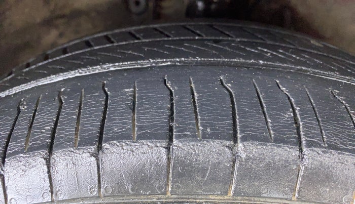 2013 Hyundai i20 MAGNA O 1.2, Petrol, Manual, 59,752 km, Right Front Tyre Tread