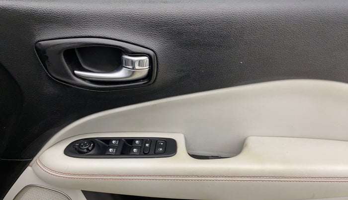 2018 Jeep Compass LIMITED 1.4 PETROL AT, Petrol, Automatic, 67,111 km, Driver Side Door Panels Control