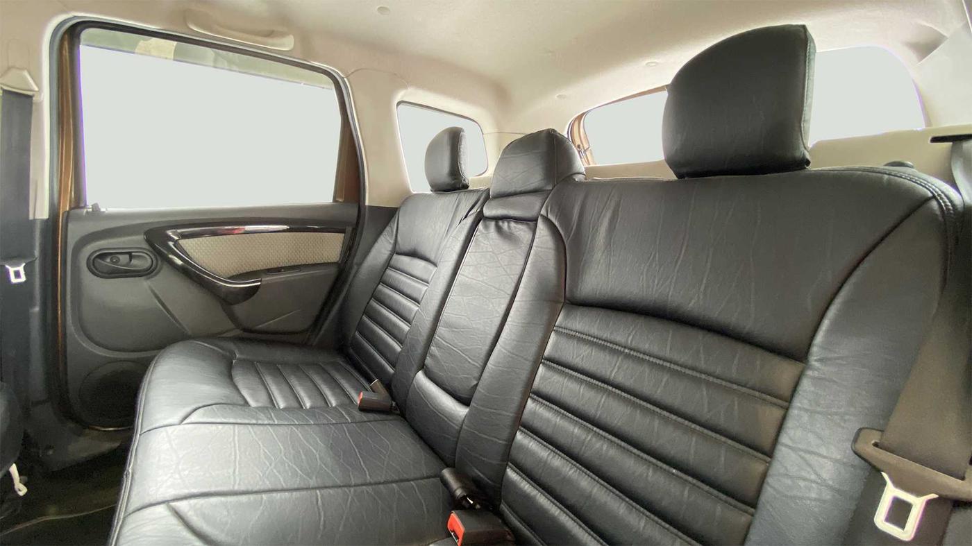 2015 Renault Duster 85 PS RXL OPT, Diesel, Manual, 26,741 km, Right Side Rear Door Cabin