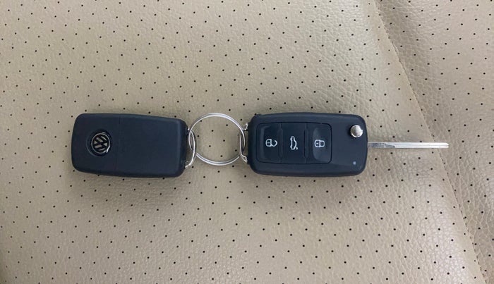 2015 Volkswagen Vento HIGHLINE 1.6 MPI, Petrol, Manual, 86,785 km, Key Close Up